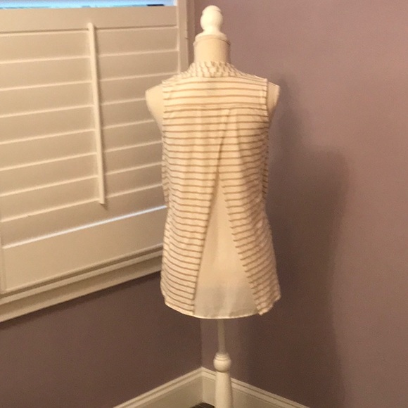 WH/BM Striped, Front Crossover, Sleeveless Top. - Picture 3 of 5